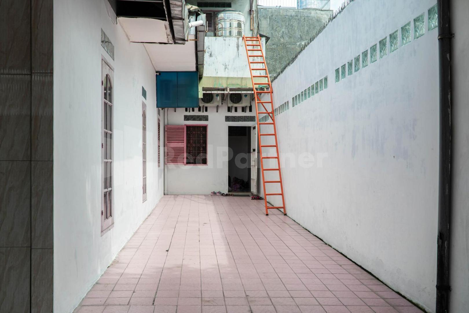 Asri Residence Near Jalan Iskandar Muda Medan Mitra Reddoorz מראה חיצוני תמונה